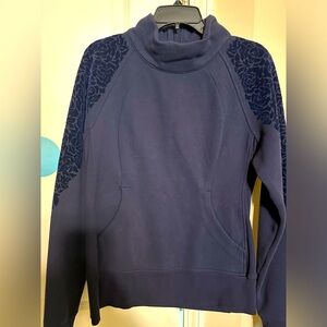 Lululemon pullover